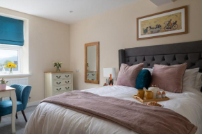 NEW Romantic, dog friendly hideaway, Snowdon views